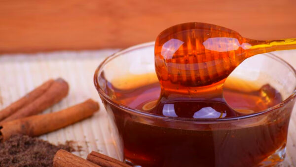 RITUAL DE ENDULZAMIENTO RAPIDO CON AGUA, CANELA Y MIEL
